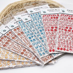 Stickers Alphabet puffy – Marron – Collection Pages de Vie – Quiscrap – Lot de 3